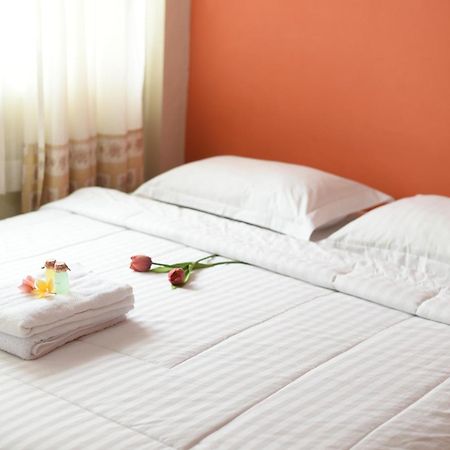 Roemah 28 Syariah Hotel Medan Ngoại thất bức ảnh