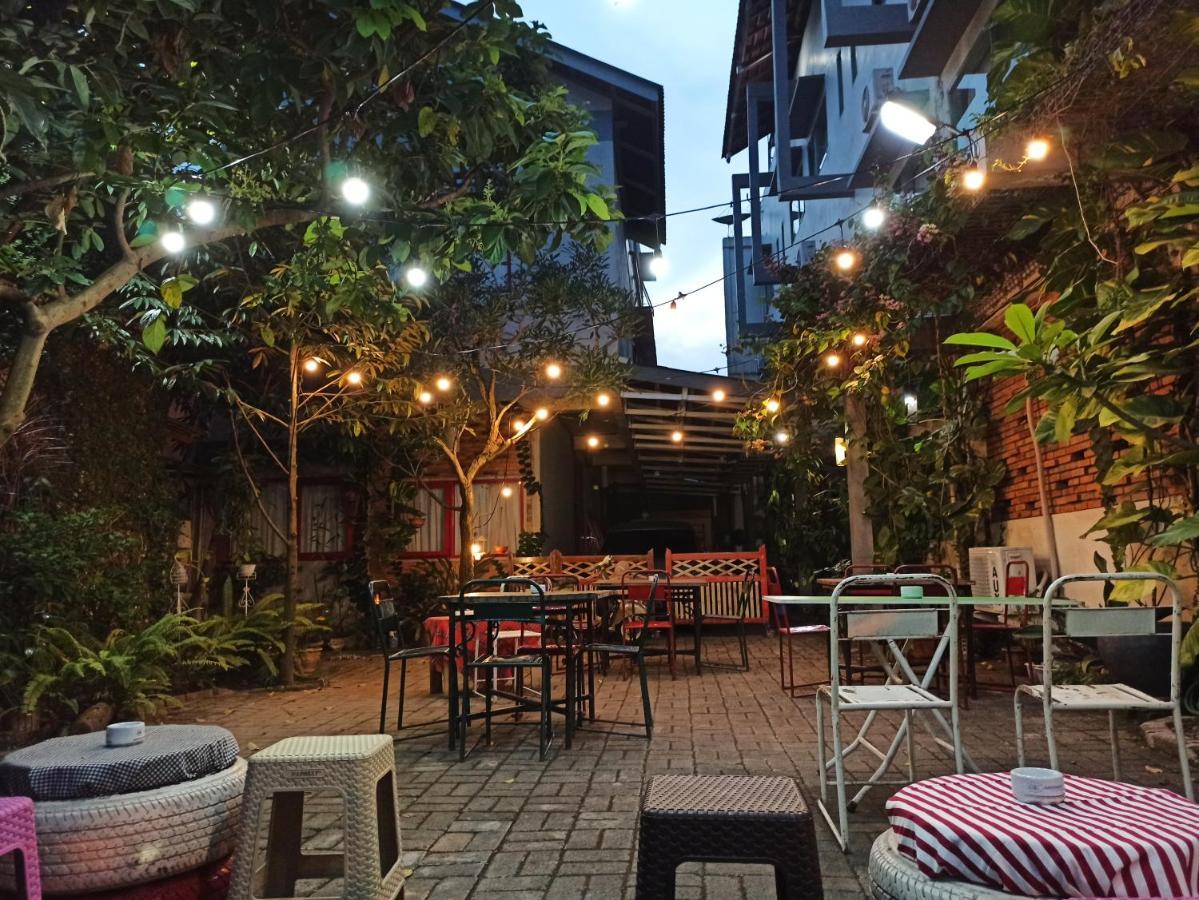 Roemah 28 Syariah Hotel Medan Ngoại thất bức ảnh